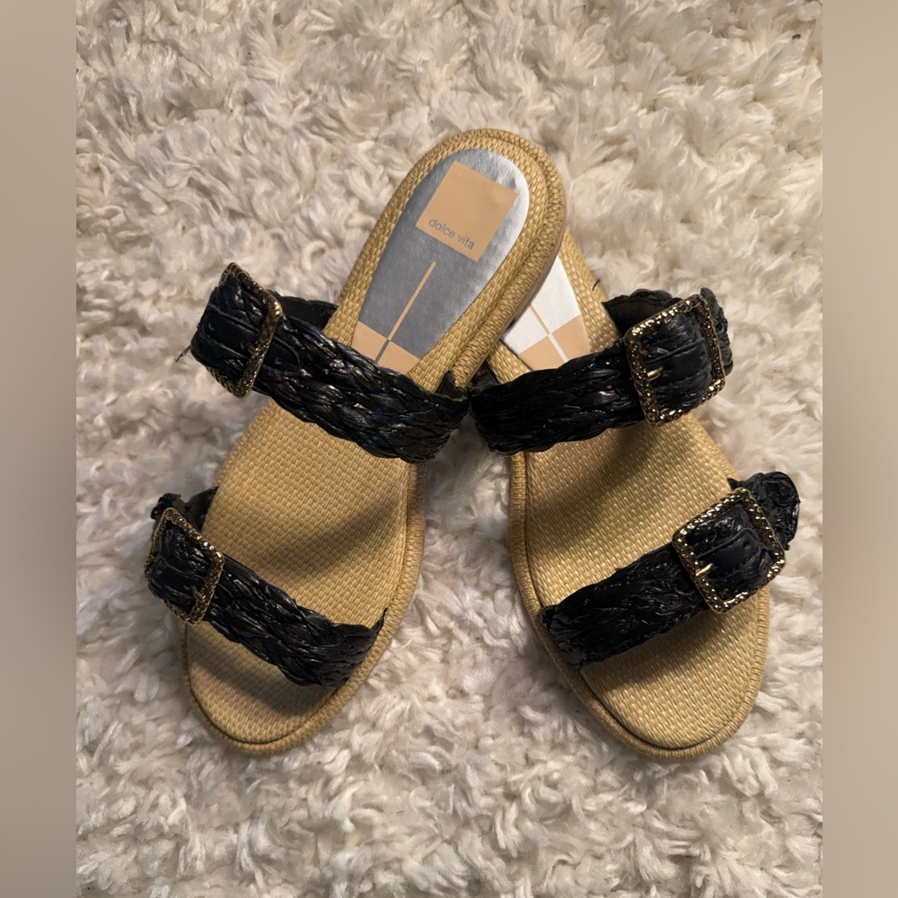 Dolce Vita Alaina Onyx Shoes Sandals Black with Gold Buckle 
New in Box